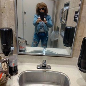 Meet your Posher, Brenda